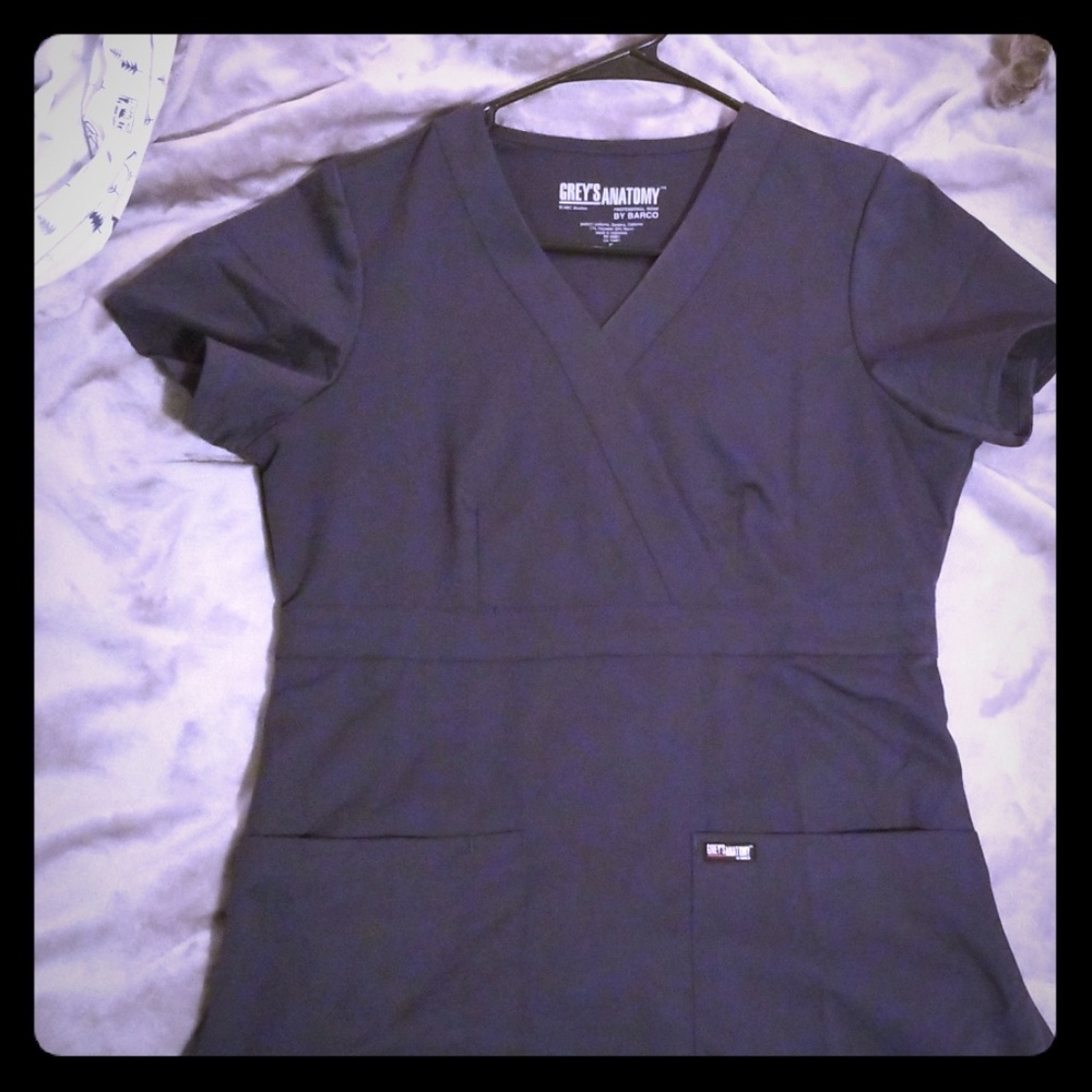 Scrub top